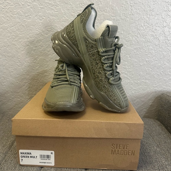 steve madden maxima sneakers - Picture 3 of 6